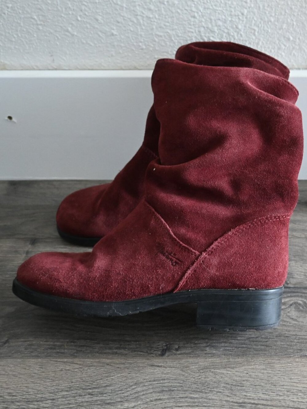 Martino Boots Chantelle  134122 7 M Suede Zip  Burgundy  Suede Winter Warm
